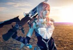 符号的觉醒：从英雄徽章到技能光效的视觉叙事